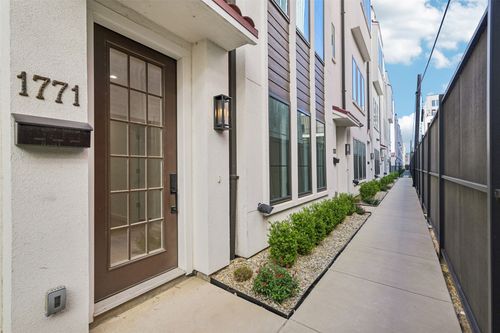 1771 Novela Way, Dallas, TX, 75215-1334 | Card Image