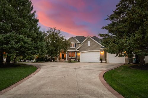 7757 7th St N, Oakdale, MN, 55128-5376 | Card Image
