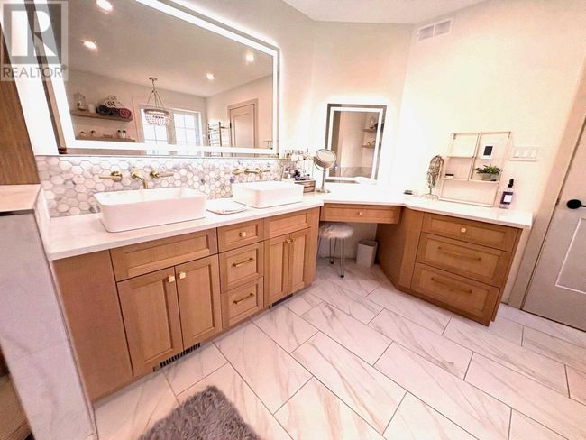 2105 Foothill Dr, Home with 5 bedrooms, 3 bathrooms and null parking in Thunder Bay ON | Image 27