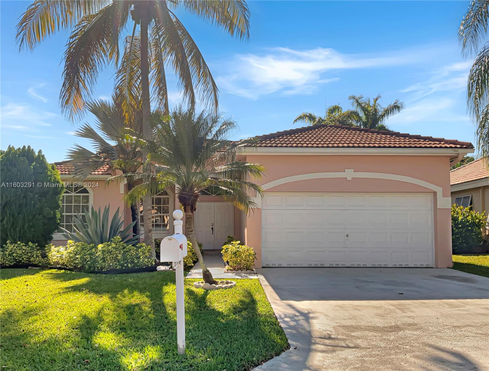 29th Dr, Homestead, FL 33033