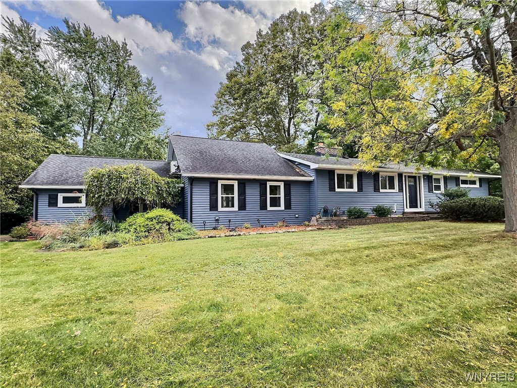 Columbia Dr, Buffalo, NY 14221