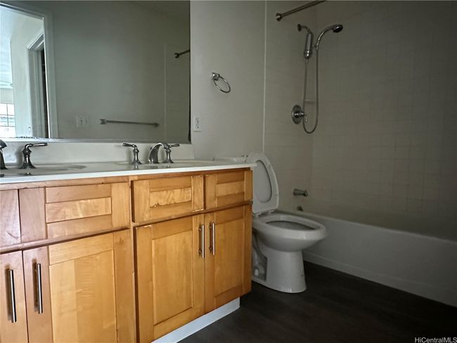 Master bathroom | Image 16