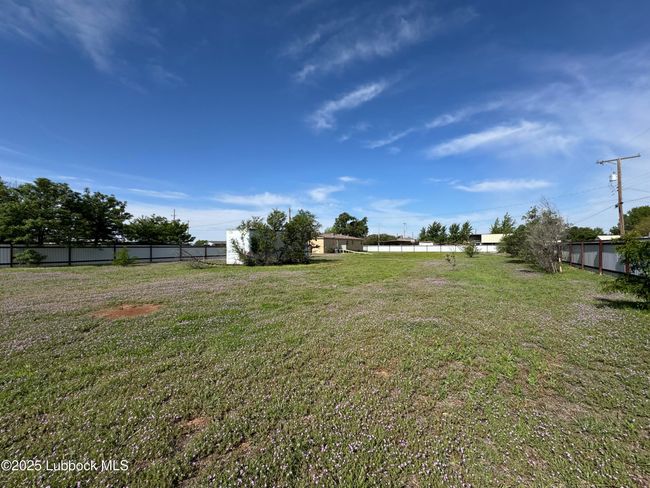 213 E 7 Th St, House other with 3 bedrooms, 3 bathrooms and null parking in Idalou TX | Image 32