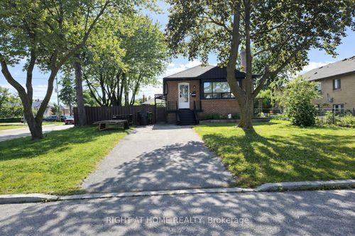 70 Bunnell Cres, North York, ON, M3M2C1 | Card Image