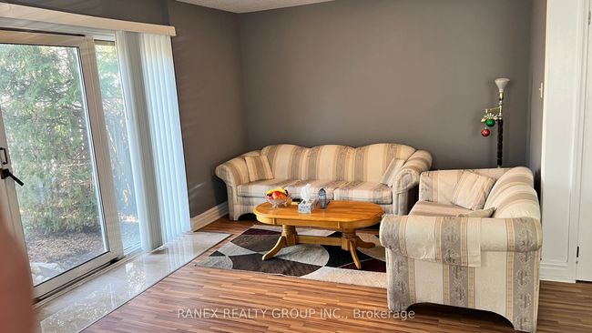 13 Grasspoint Sq, House other with 3 bedrooms, 2 bathrooms and 3 parking in Brampton ON | Image 8