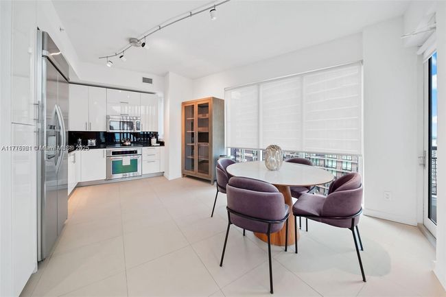 APT-2600 - 60 Sw 13 Th St, Condo with 3 bedrooms, 4 bathrooms and null parking in Miami FL | Image 5