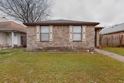 2320 Markland St, Irving, TX, 75060-6866 | Card Image