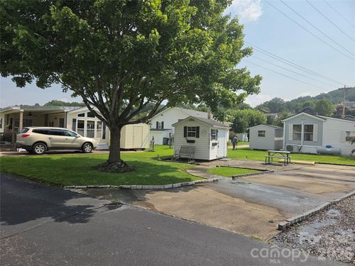 39 Polka Ln, Waynesville, NC, 28785-9554 | Card Image