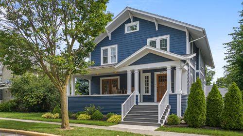 402 N Lake St, Syracuse, IN, 46567-1232 | Card Image
