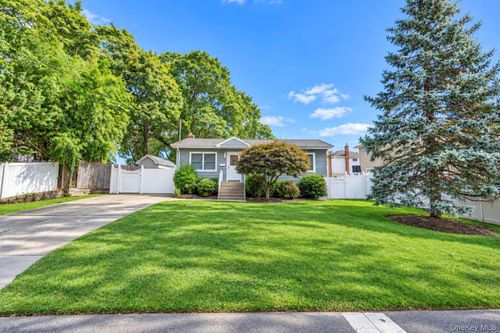 278 Lake Drive, Babylon, NY, 11726 | Card Image