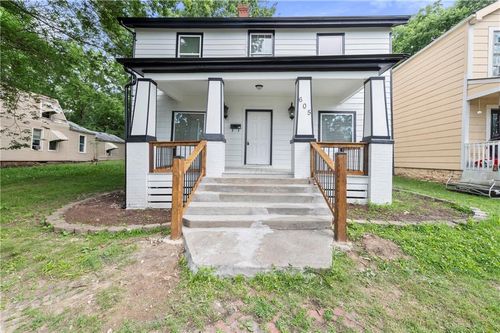 605 Oak St, Leavenworth, KS, 66048-2633 | Card Image