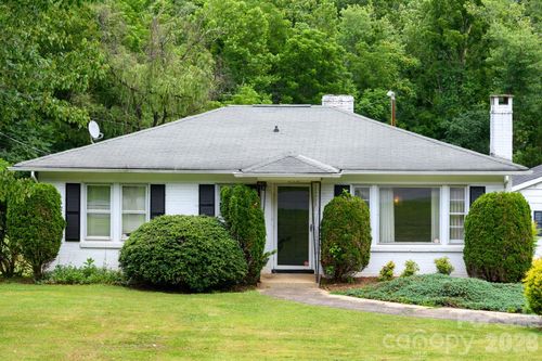 940 Meadowlane Dr Nw, Lenoir, NC, 28645-4059 | Card Image