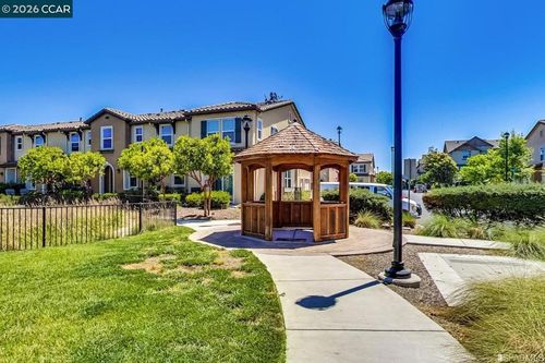 108 Arcangel Way, San Pablo, CA, 94806-5066 | Card Image