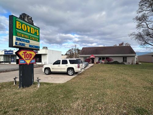 966 W South Airport Rd, Traverse City, MI, 49686-4847 | Card Image