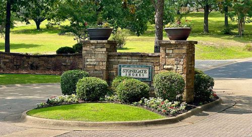 2 Stonegate Hts, Hot Springs, AR, 71913-8157 | Card Image