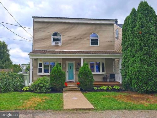 728 W John St, FRACKVILLE, PA, 17931-1004 | Card Image