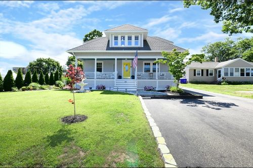 29 Lafayette Ave, Bourne, MA, 02532-3129 | Card Image