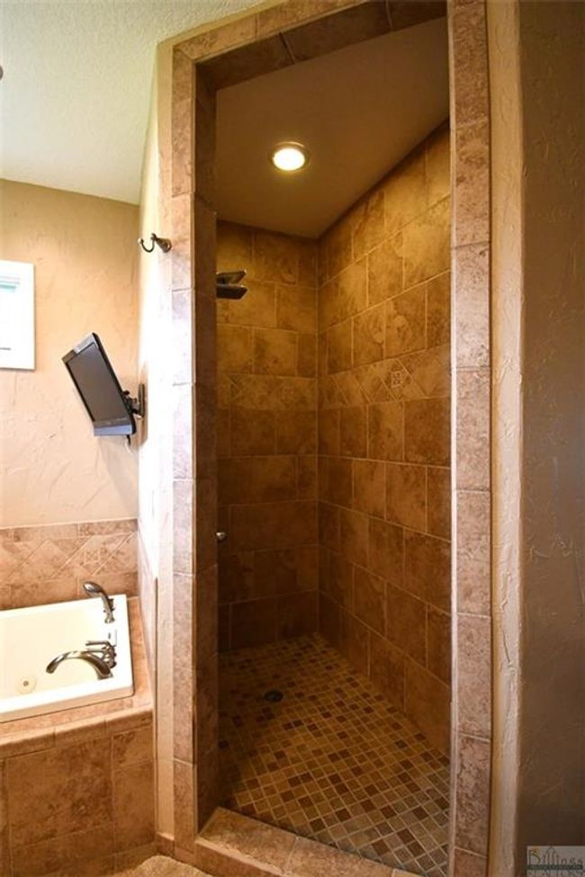 406 Country Club Rd, House other with 6 bedrooms, 5 bathrooms and null parking in Glendive MT | Image 17