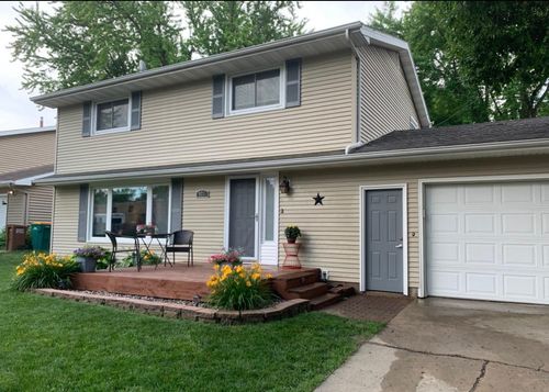 824 Minnie Maddern St, Albert Lea, MN, 56007-3634 | Card Image