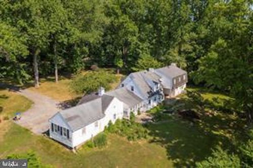 402 S Newtown Street Rd, NEWTOWN SQUARE, PA, 19073-3913 | Card Image