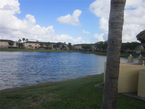 unit-105-1652 Se 28th St, Homestead, FL, 33035-2513 | Card Image