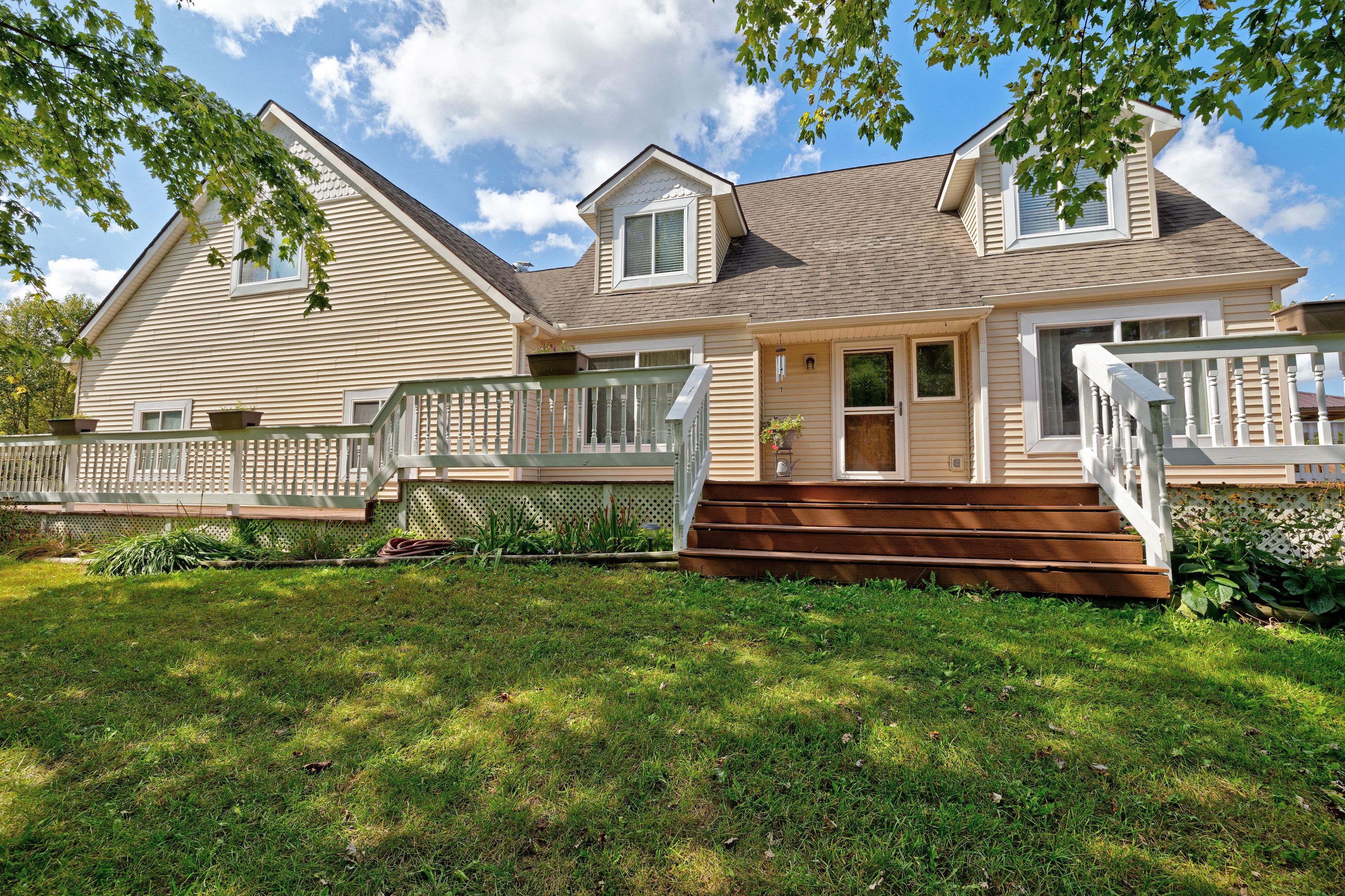 Briar Ridge Ln, Ortonville, MI 48462