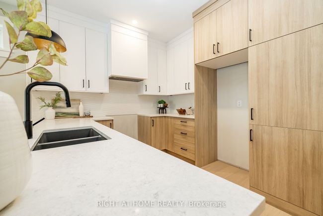 B - 8 Gardner St, House attached with 3 bedrooms, 3 bathrooms and 2 parking in Arnprior ON | Image 11