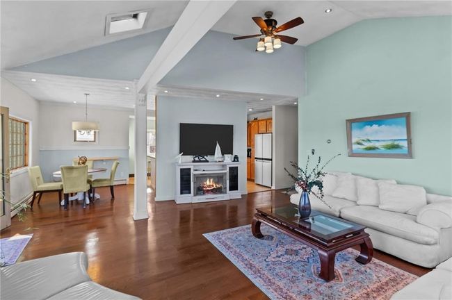 99 Smith St, House other with 2 bedrooms, 2 bathrooms and 2 parking in Bristol RI | Image 24