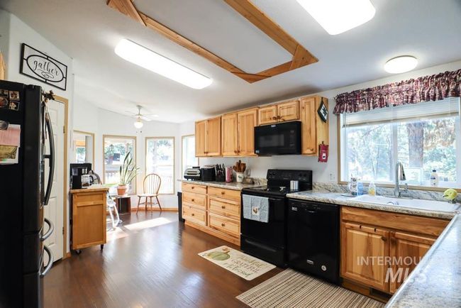 32290 Rice Rd, House other with 3 bedrooms, 2 bathrooms and 4 parking in Unity OR | Image 12
