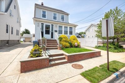 184 Horton Avenue, House other with 3 bedrooms, 1 bathrooms and null parking in Valley Stream NY | Image 2