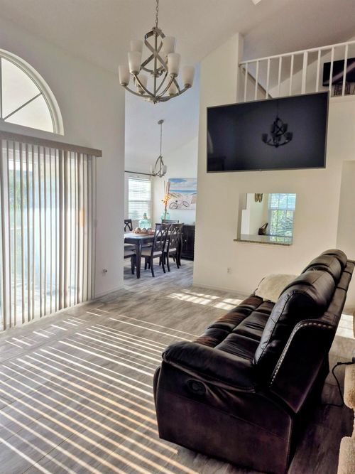 apt-4-1975 Westminster Cir, Vero Beach, FL, 32966-8020 | Card Image