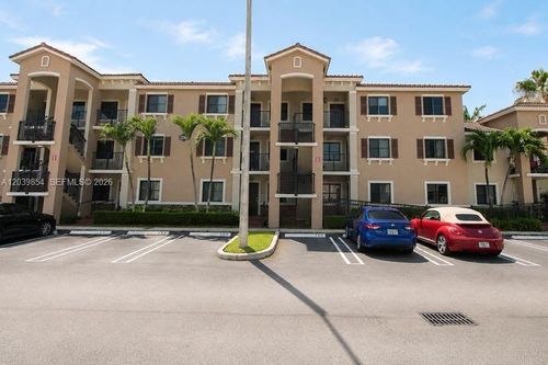 205-7-22561 Sw 88th Pl, Cutler Bay, FL, 33190-2043 | Card Image