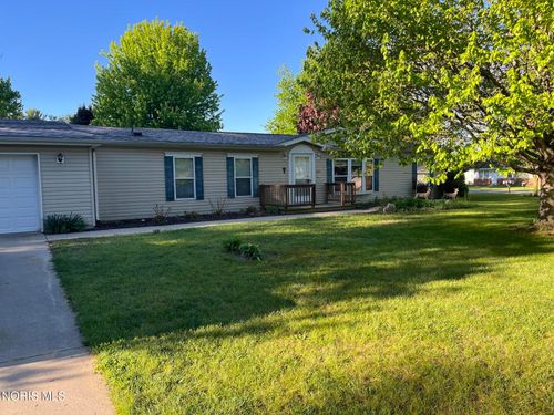 3203 Circle Dr, Delta, OH, 43515-9826 | Card Image