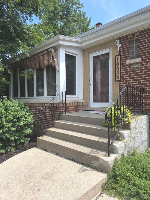 18535 Page Ave, Homewood, IL, 60430-3821 | Card Image