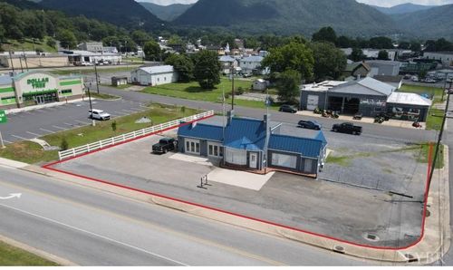 562 W 29th St, Buena Vista, VA, 24416-1506 | Card Image