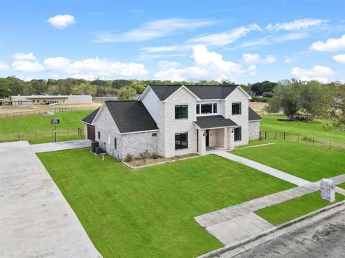 1205 N Avenue G, Shiner, TX, 77984-5246 | Card Image