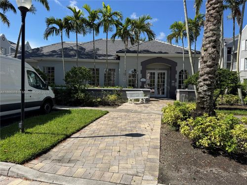 apt-107-620 Sw 111th Ave, Pembroke Pines, FL, 33025-6996 | Card Image