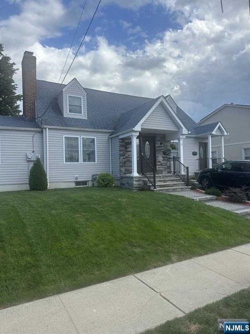 32 6th St, Wood Ridge, NJ, 07075-2118 | Card Image