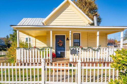 954 Douglass Street, Red Bluff, CA, 96080 | Card Image