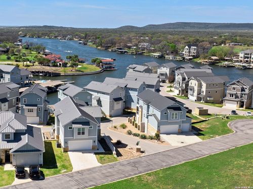 200 Archview Ln, Kingsland, TX, 78639-2032 | Card Image