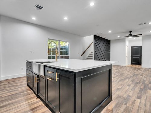 237 Hahlo St, Houston, TX, 77020-3017 | Card Image