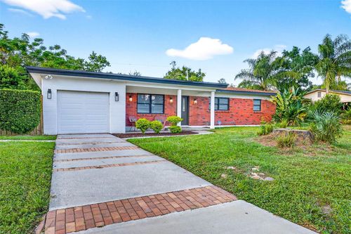 206 Forest Park Ave, TEMPLE TERRACE, FL, 33617-4133 | Card Image