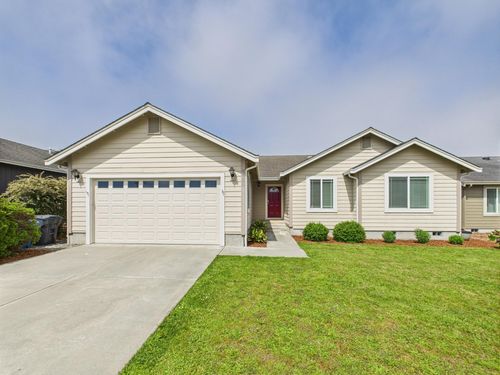 2464 Hawks View Ct, Mckinleyville, CA, 95519-6416 | Card Image