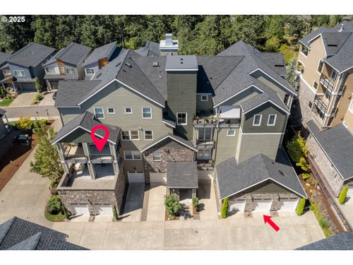 11709 Se Crested Eagle Ln, Happy Valley, OR, 97086-4717 | Card Image