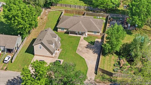 310 York St, Tahlequah, OK, 74464-2239 | Card Image