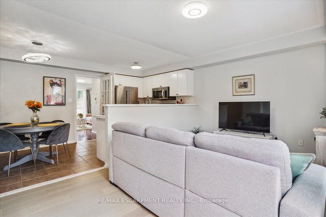 2403 Emerson Dr, House attached with 3 bedrooms, 4 bathrooms and 1 parking in Burlington ON | Image 16