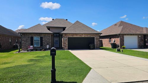 427 Christopher Dr, Houma, LA, 70364-1233 | Card Image