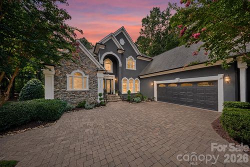 8915 Warwicke Ln, Sherrills Ford, NC, 28673-3003 | Card Image