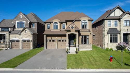 11 Cairns Gate, King City, ON, L7B0P5 | Card Image