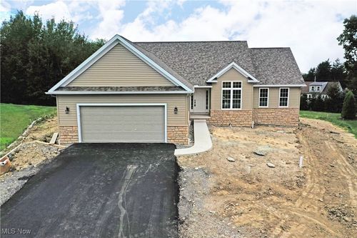 8730 Kimblewick Lane Ne, Warren, OH, 44484 | Card Image